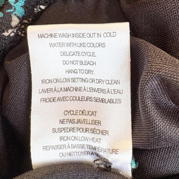 Tamara H. Black Ruffle Floral Blouse Size I/9 - Picture 13 of 13